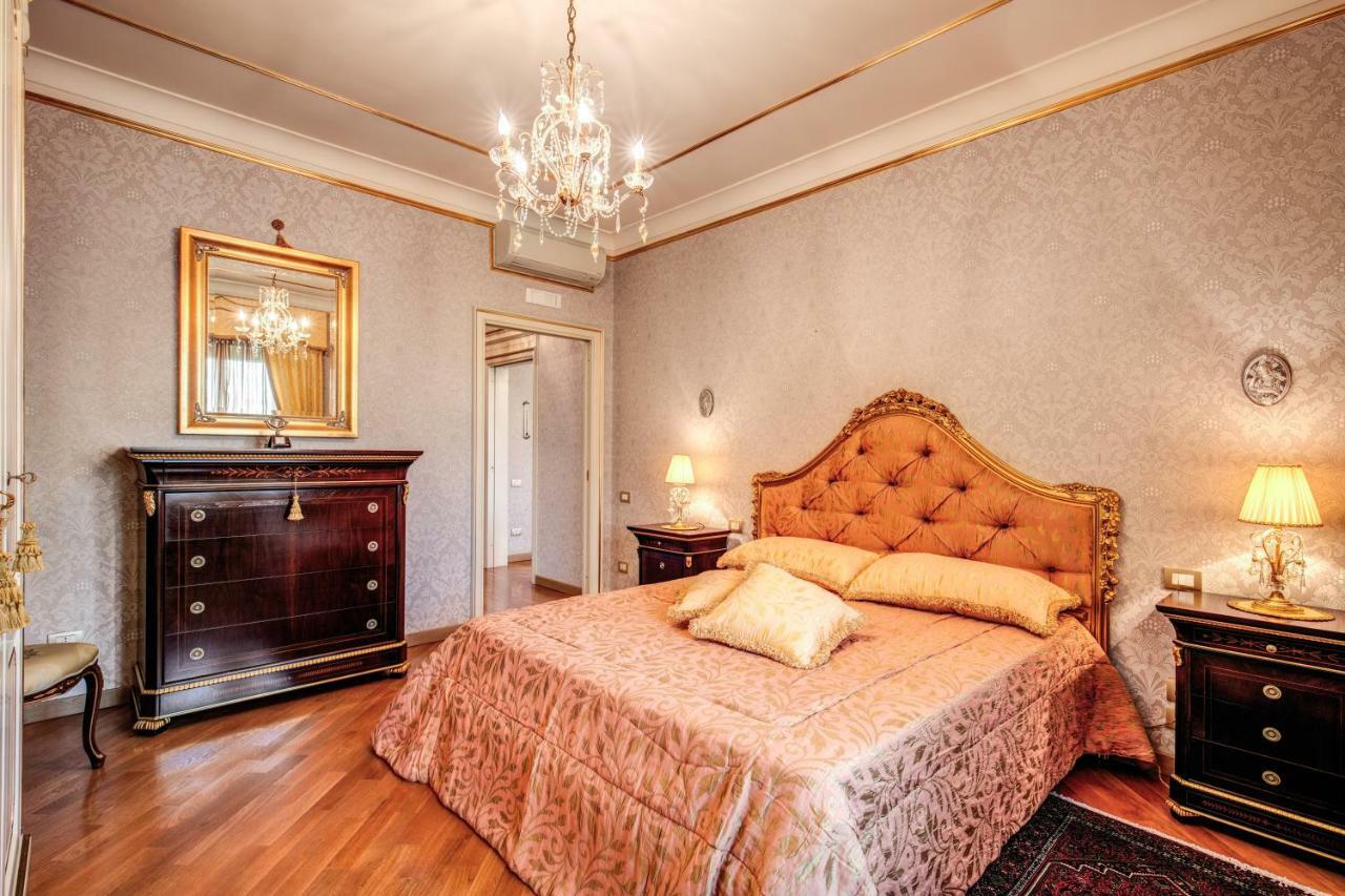 Domus Vittoria - The Luxury Quintessence Lägenhet Sorrento Exteriör bild